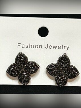 Fashion Jewelry Black Crystal Floral Stud Earrings - Petal Design